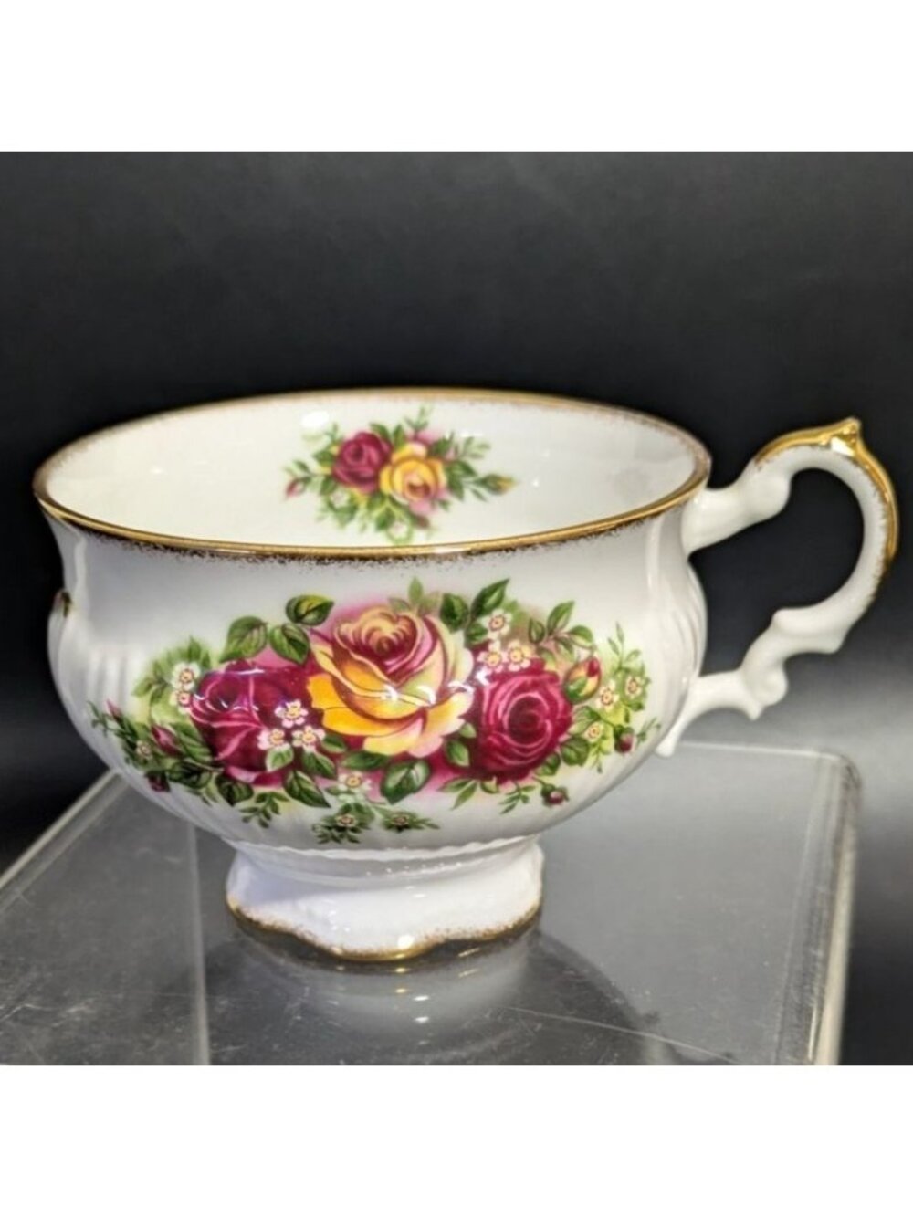 Elizabethan Bone China Tea Cup England Rose Floral Gold Trim Vintage Teacup